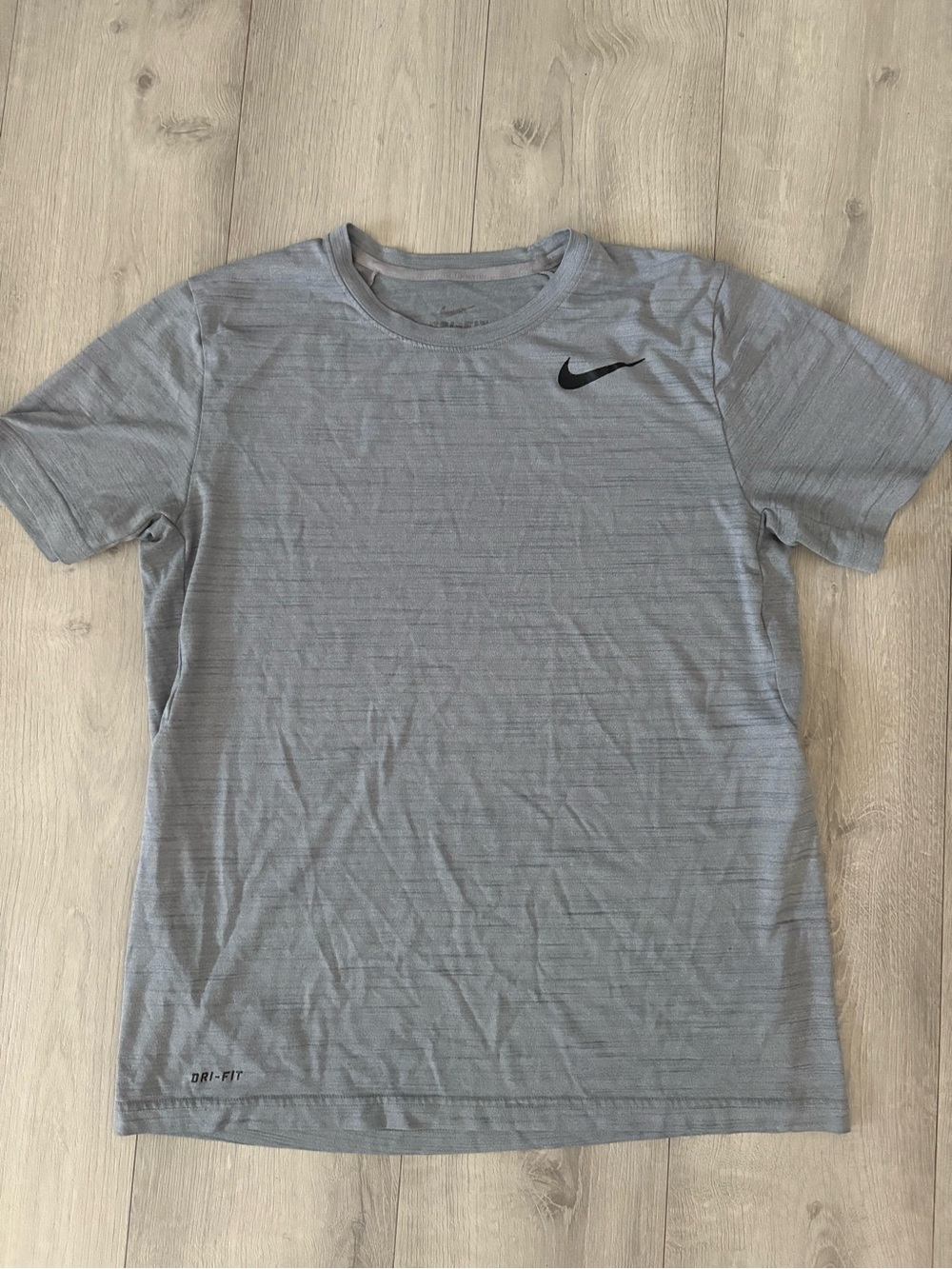 Nike vintage Men’s Light Gray/Blue Dri-FIT Short Sleeve Tee